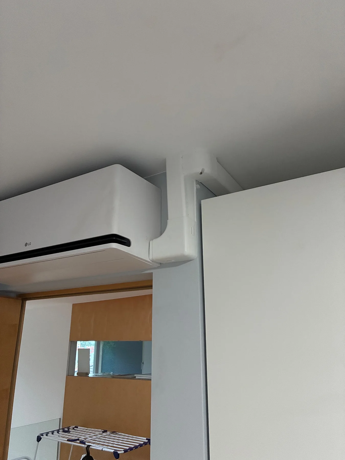 LG Wandgerät Leitungsführung Innenraum
